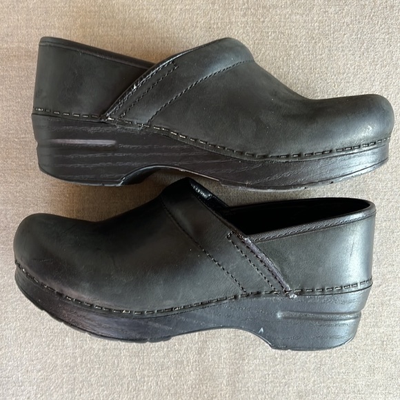 Dansko Professional Black Oiled Clog Size 37 - Picture 5 of 9